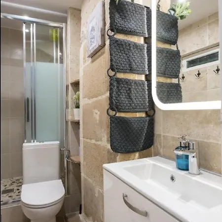 Modern Mirosmenil Apartamento